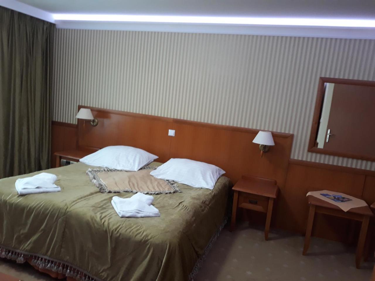 بيشتنا Hotel Imperium المظهر الخارجي الصورة