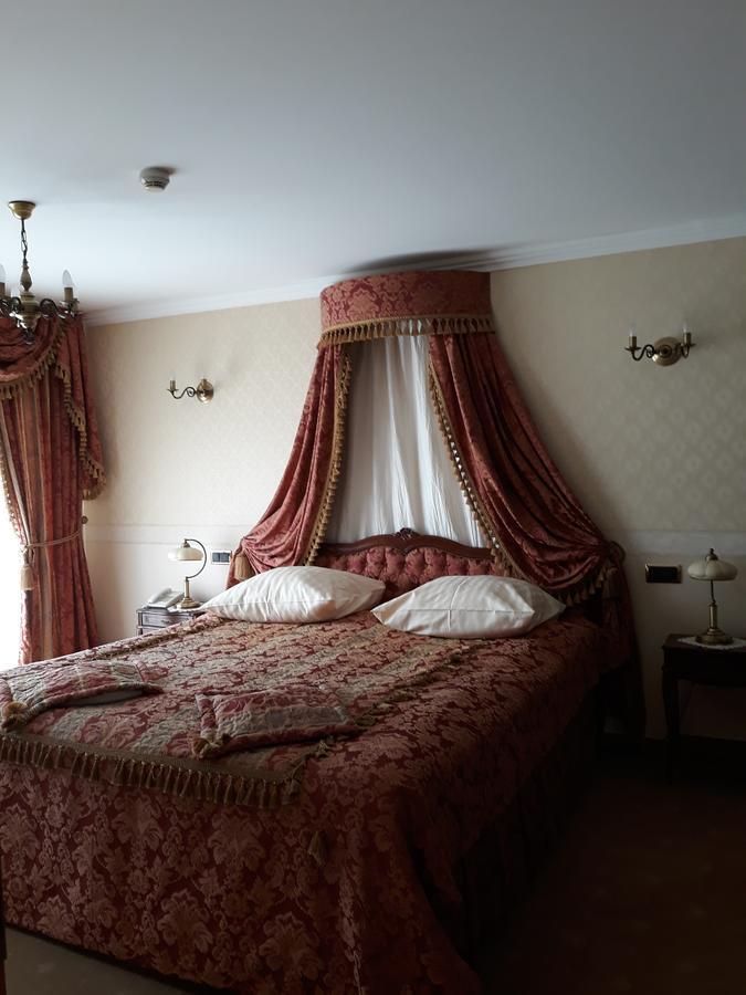 بيشتنا Hotel Imperium المظهر الخارجي الصورة
