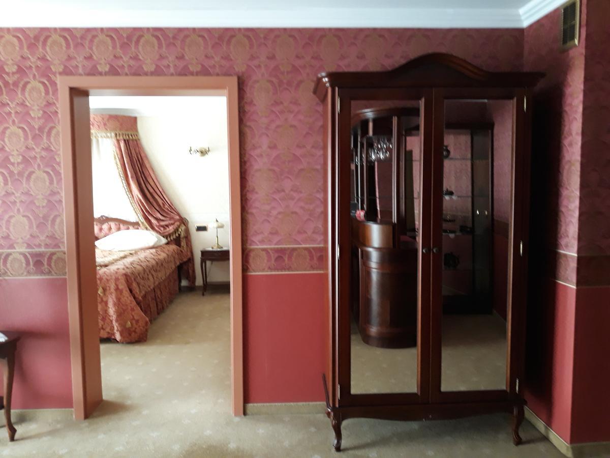 بيشتنا Hotel Imperium المظهر الخارجي الصورة